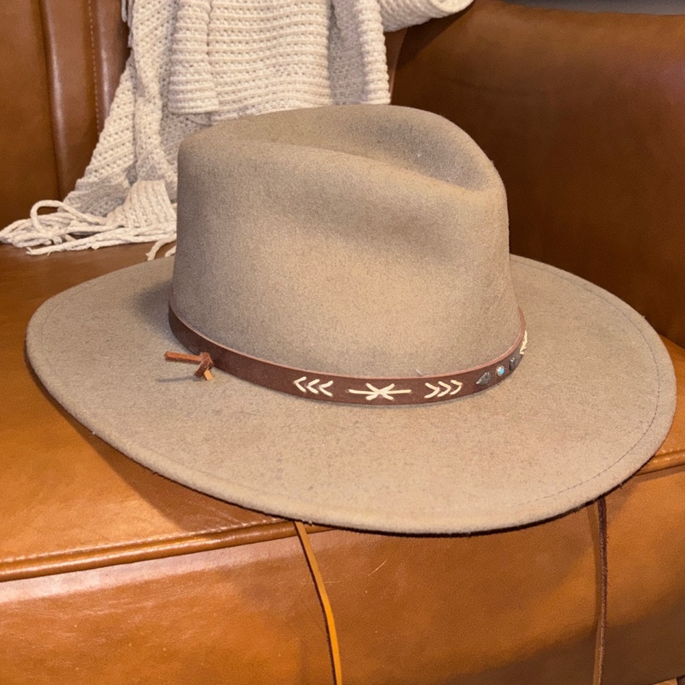 Stetson Taupe Felt Wide-Brim Hat with Decorative Leather Band - Picture 6 of 6